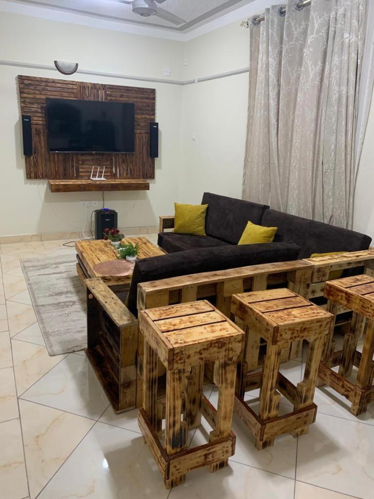 Kc Homes Tours &Travels Mombasa Eksteriør billede